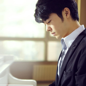 男男H双腿涨灌PLAY慎入视频
